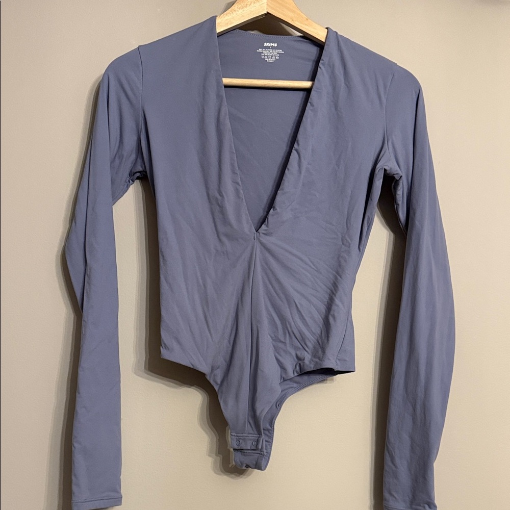SKIMS Deep V-Neck Long Sleeve Bodysuit in Gray